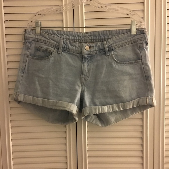 H&M Pants - ✨Light Denim Jean Shorts✨CLEARANCE✨
